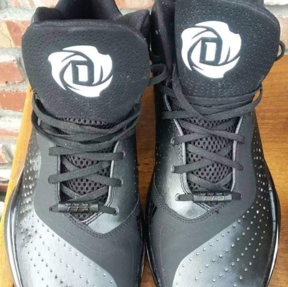 Derrick Rose basketball shoes - Picture 1 of 5